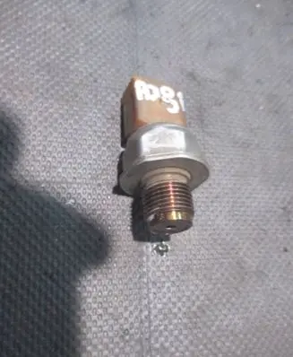 Audi A3 S3 8P Fuel pressure sensor 03L906051