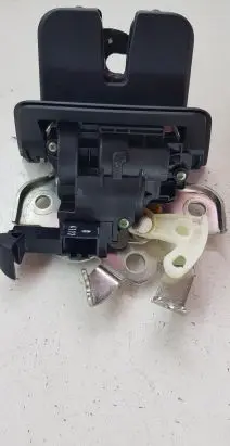 Audi Q3 8U Tailgate/trunk/boot lock/catch/latch 8U0827520