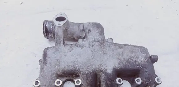 Volkswagen PASSAT B5 Intake manifold 028129713K