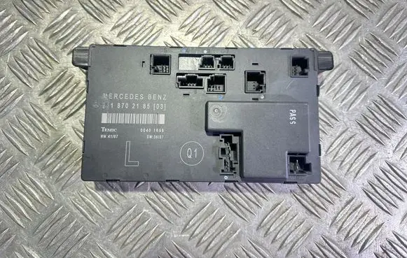 Mercedes-Benz E W211 Door control unit/module 2118702185