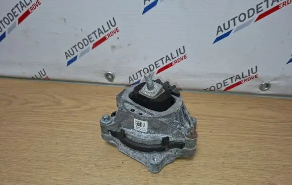 BMW 1 F20 F21 Engine mount bracket 6859412