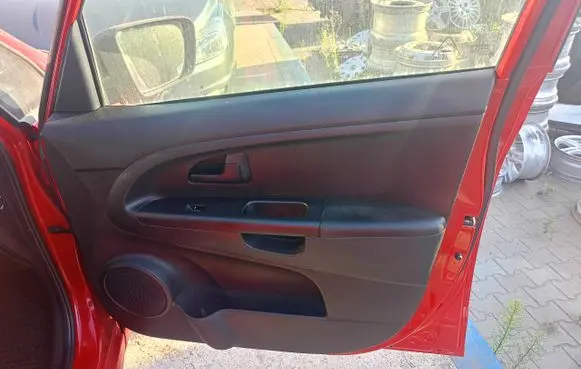KIA Venga Front door card panel trim