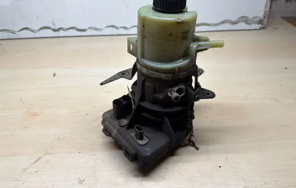 Opel Vivaro Power steering pump 491100616R