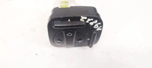 Mercedes-Benz ML W164 Seat control switch 2118000878