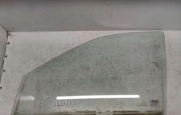 Hyundai Santa Fe Front door window glass four-door