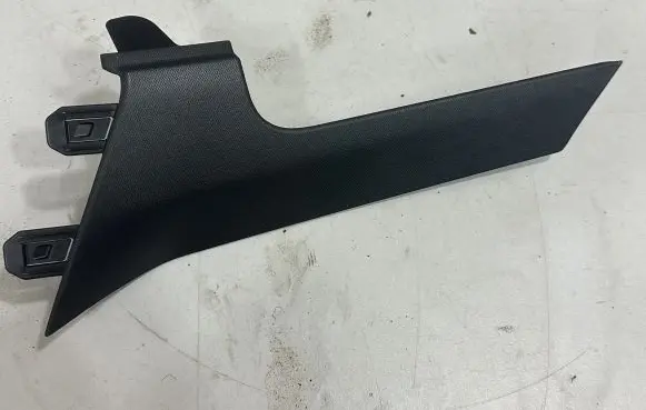 (C) pillar trim