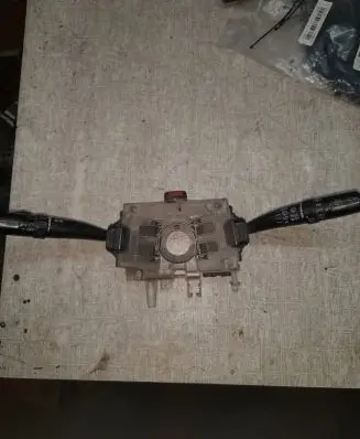 Wiper turn signal indicator stalk/switch