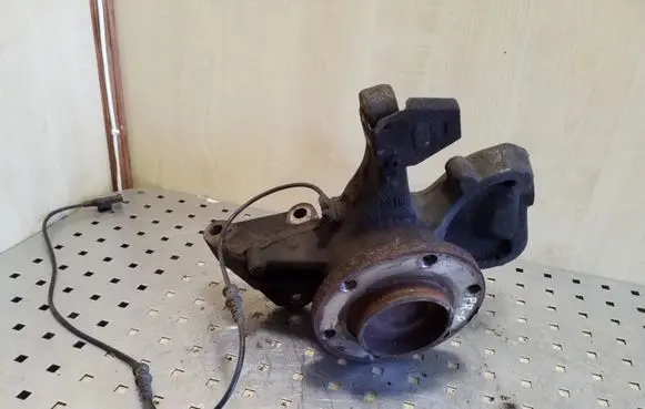 Mercedes-Benz Sprinter W906 Front wheel hub