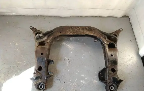 Volkswagen PASSAT B5 Front subframe 8D0399415E