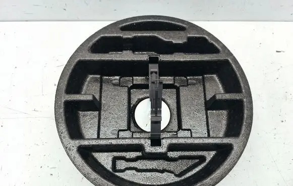 Chrysler Pacifica Tool box 68268705AD