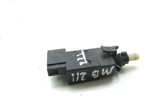 Mercedes-Benz E W211 Brake pedal sensor switch 0015454009