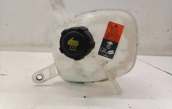 Nissan Qashqai J12 Coolant expansion tank/reservoir