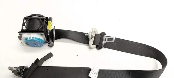 Nissan X-Trail T32 Front seatbelt 0643392 TKKAH2EG673