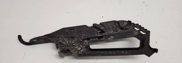 Headlight/headlamp mounting bracket