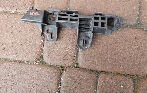 Opel Adam Front bumper mounting bracket 13495490
