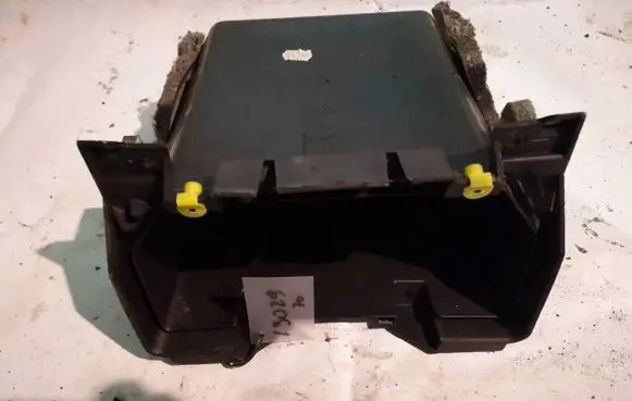 Volvo V50 Glove box 09491937