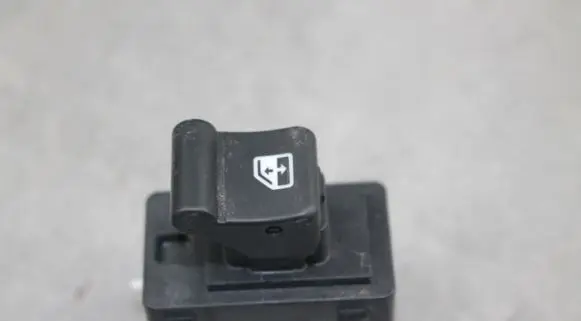 Fiat 500X Electric window control switch 30170844