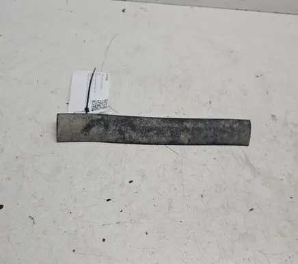 Rear bumper mounting bracket