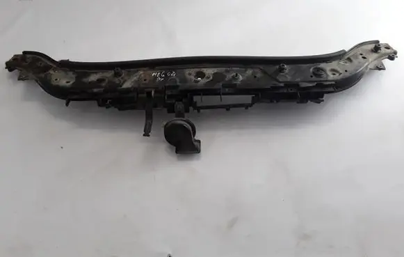 Renault Megane II Radiator support slam panel