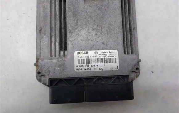 Alfa Romeo GT Engine control unit/module 00551950240