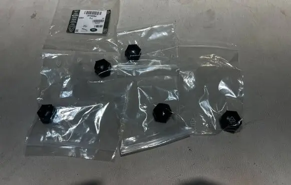 Land Rover Discovery 5 Nuts/bolts LR153264