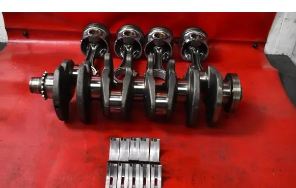 Volkswagen PASSAT B6 Crankshaft 038C