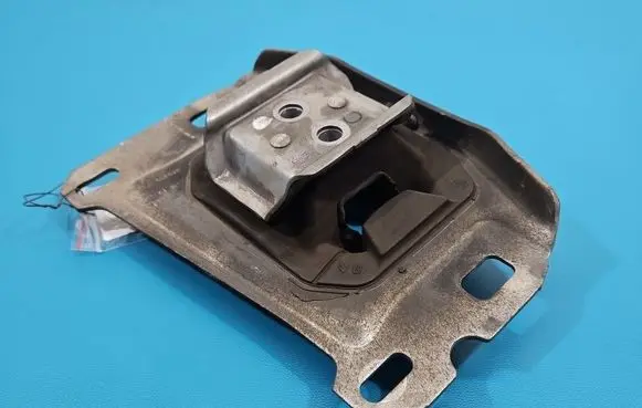 Peugeot 508 II Engine mounting bracket 9673768480C IMPRK1549123
