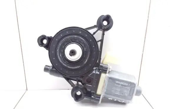 Volkswagen T-Roc Front door window regulator motor 5Q0959802A