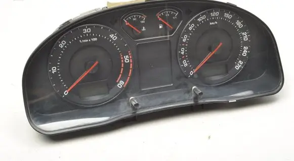 Skoda Superb B5 (3U) Speedometer (instrument cluster) 3U0920911D