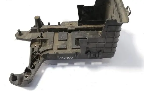 Skoda Octavia Mk2 (1Z) Battery box tray 1K0915333