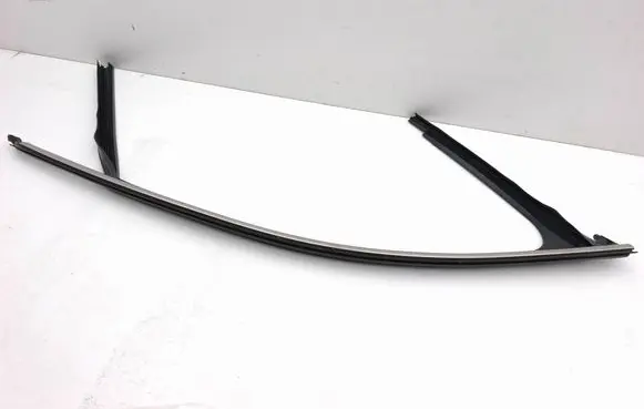 Skoda Superb B9 Rubber seal front door window/glass 