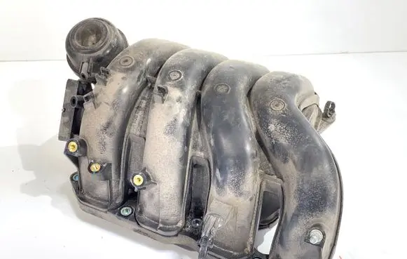Toyota Avensis T270 Intake manifold 1028856S01