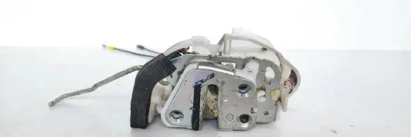 Subaru Impreza III Front door lock