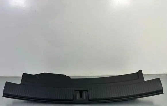 Volkswagen Touareg III Trunk/boot sill cover protection 760863459B
