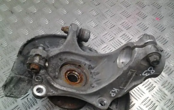 Alfa Romeo Giulietta Front wheel hub spindle knuckle