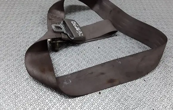 Middle seatbelt (rear)