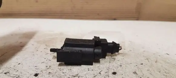 BMW 3 E90 E91 Turbo solenoid valve 70231800 7810831
