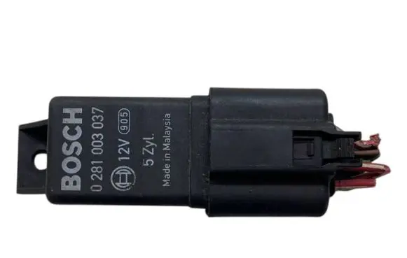 Volvo XC90 Glow plug pre-heat relay 0281003037