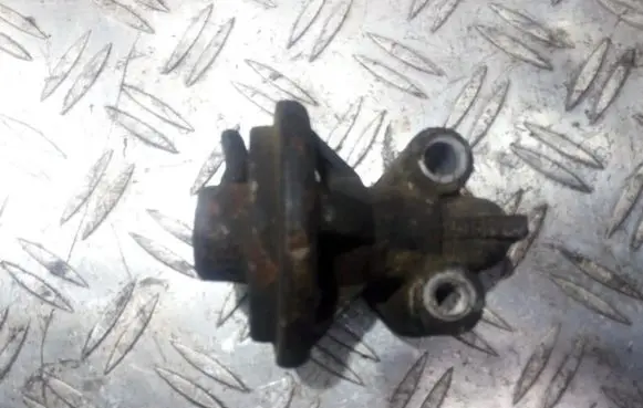 Mitsubishi Galant EGR valve k5t58977