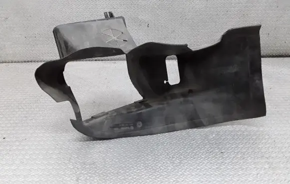 Skoda Superb B5 (3U) Intercooler air guide/duct channel 3U0121468B