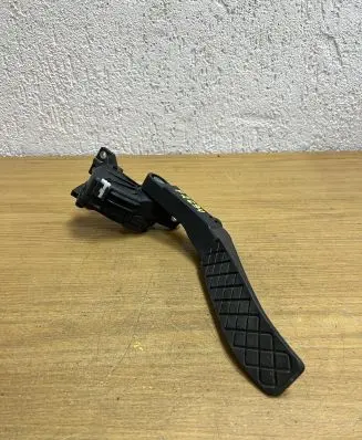 Audi Q7 4L Accelerator throttle pedal 7L0723507B 6PV00802624