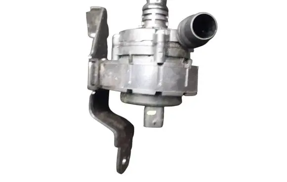 Peugeot 5008 Water pump 9833196380 124024020S03