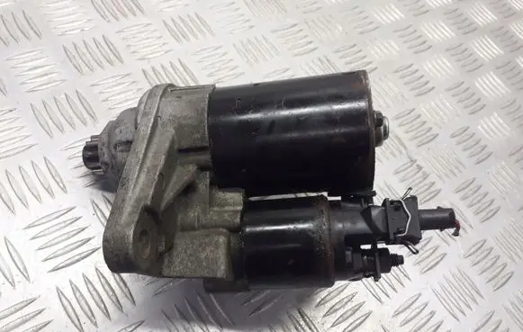 Skoda Fabia Mk1 (6Y) Starter motor 1005831281
