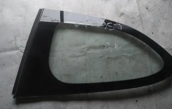 Mazda 2 Rear side window as2