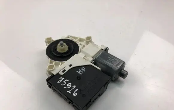 Volkswagen Caddy Front door window regulator motor 2K5959702