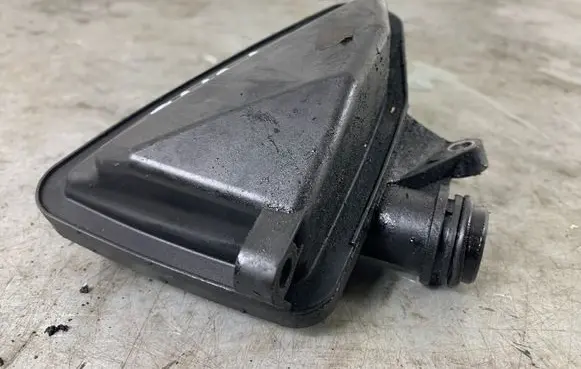 Mercedes-Benz E W212 Intake resonator A6421400087