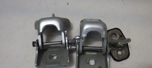 Citroen C3 Front door hinge set 