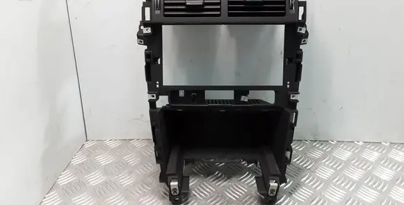 Land Rover Discovery Sport Dash center air vent grill FK7204634AG 16A5301RE9 16A5301LE9