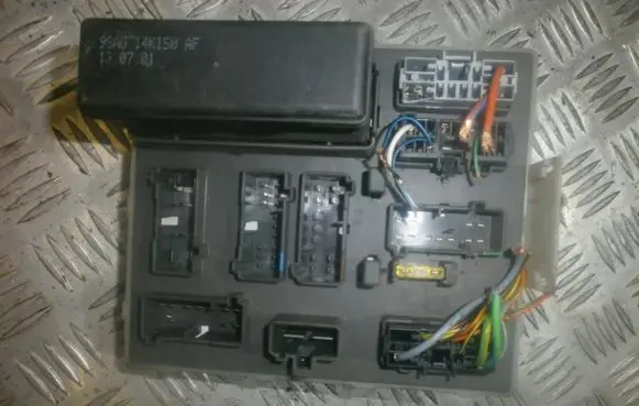 Ford Focus Fuse box set 98ag14a073ch