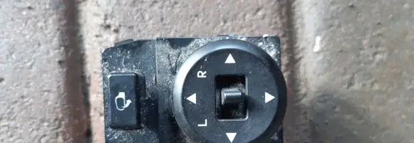 KIA Sorento Electric window control switch